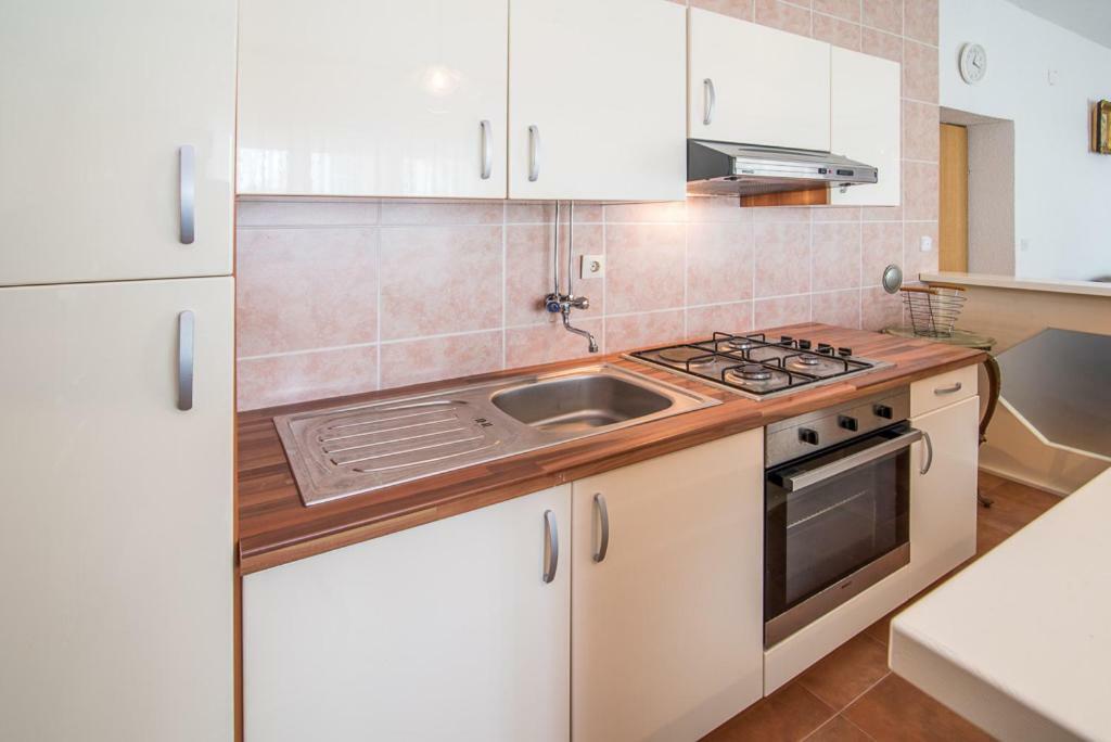 Beljan Apartments Krk Town Exterior photo